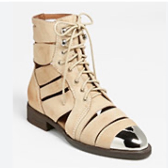 Jeffrey Campbell Leather Ibiza Cut Out
Metallic Cap Toe Lace Up Bootie SZ 7
Tan - Picture 1 of 8